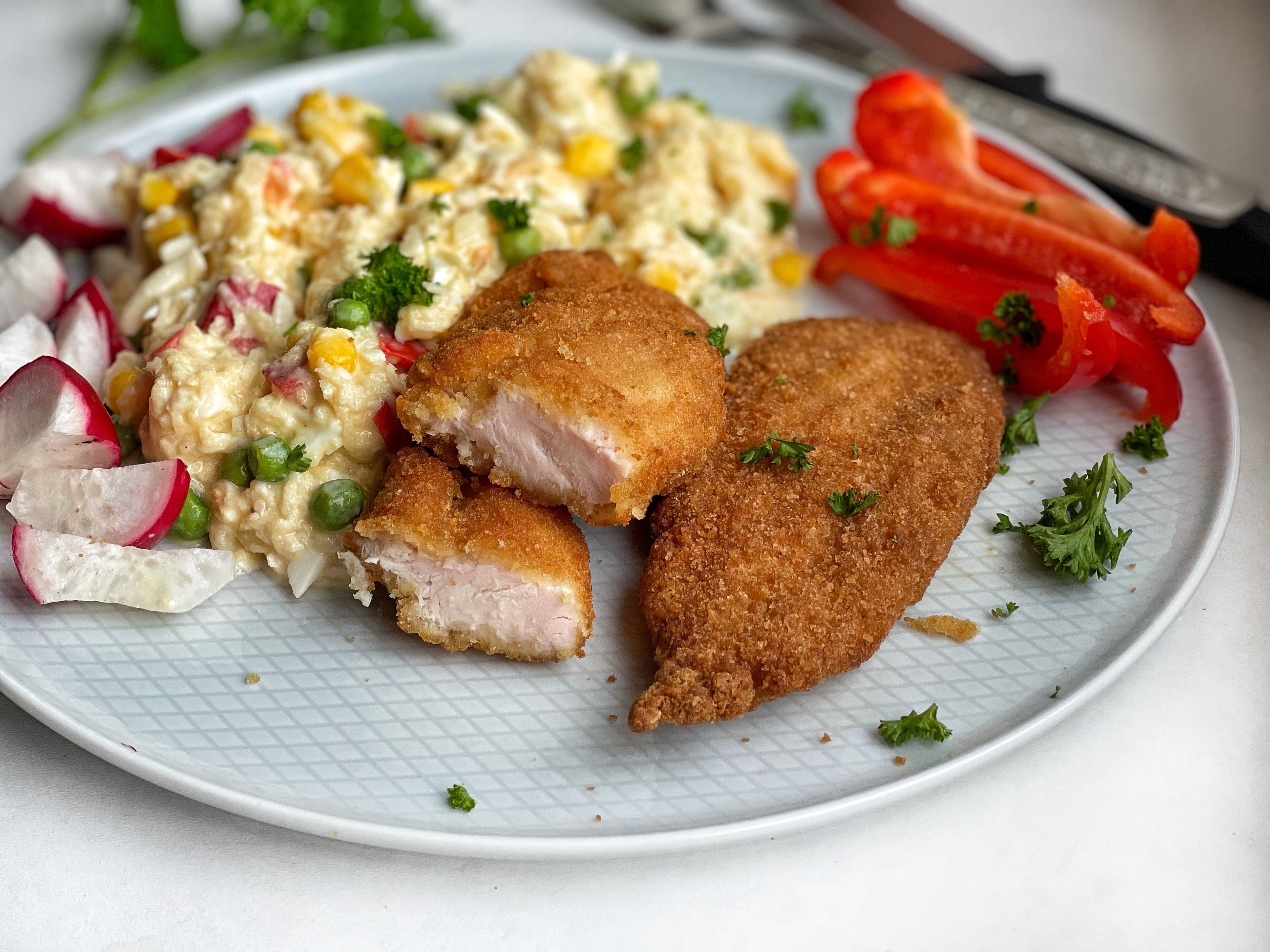 PRETO Radom chicken breast with celery salad